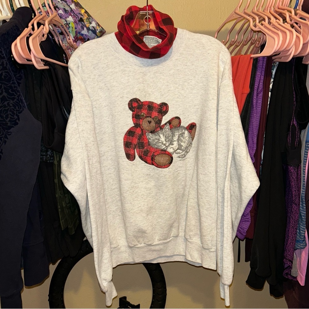 90s Gopher Sport grey sweatshirt with red plaid bear and kitten design